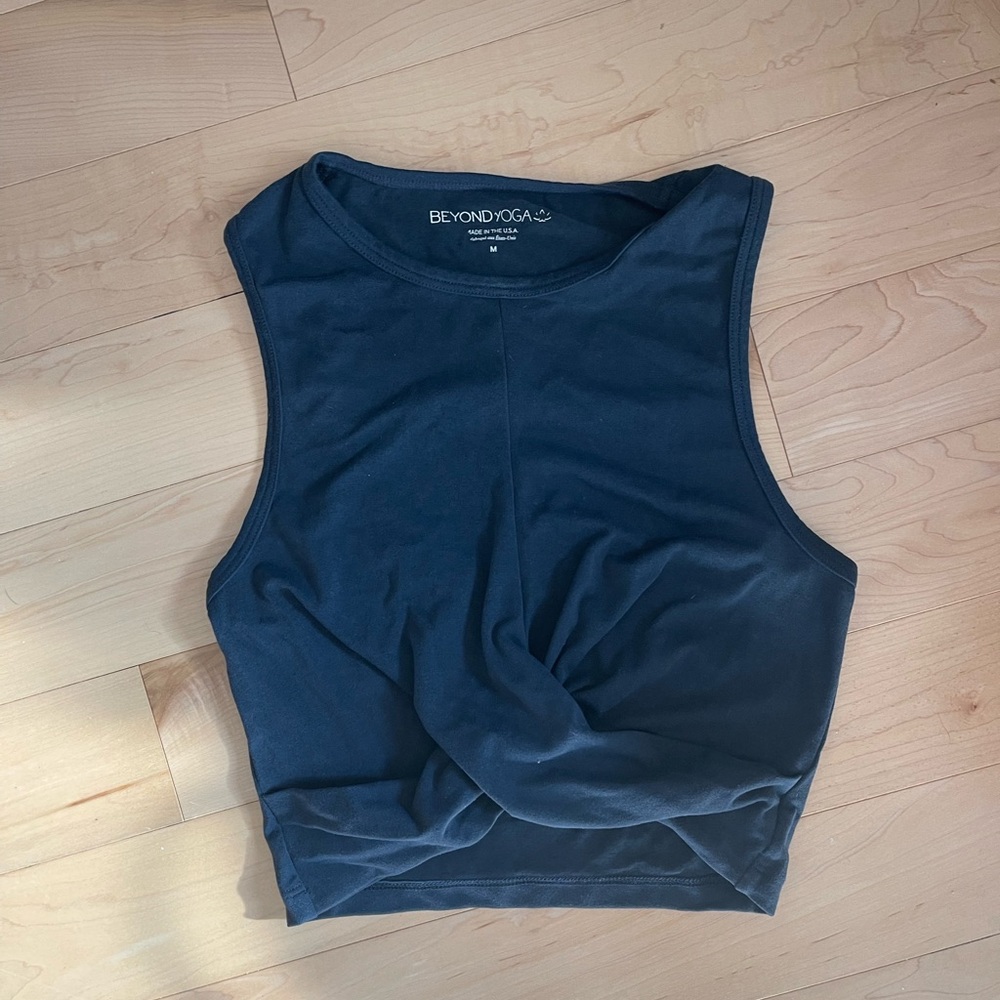 Beyond yoga top navy
